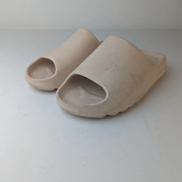 Slip On Slides - 10 - Picture 8 of 8